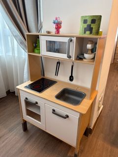 (Category: ) located in . Submitted by aleronto (Listing ID 1368286026, Image 1). Description: .