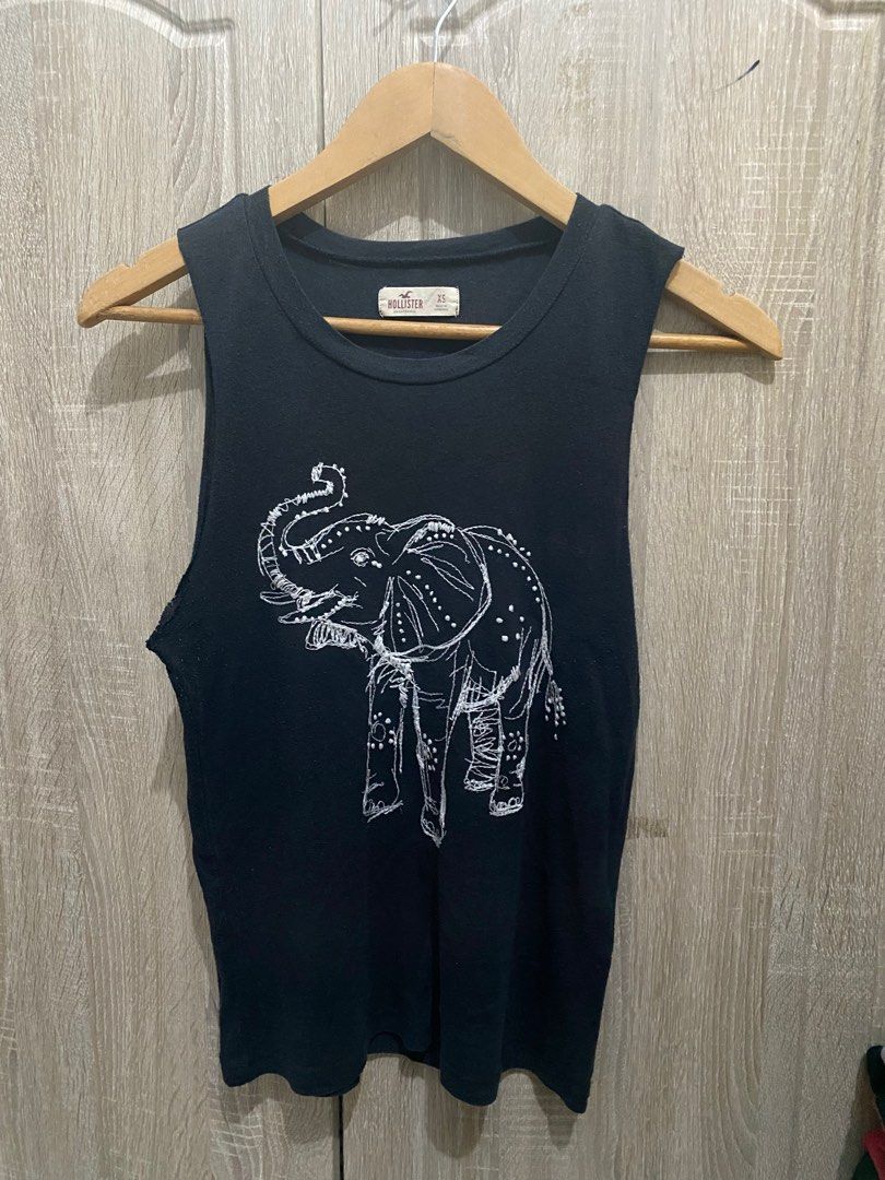 Hollister Black sleeveless (Category: Sleeveless) located in San Jose del Monte. Submitted by miro27 (Listing ID 1368357081, Image 1). Description: Pre loved Heavily used Bawal sa maarte .