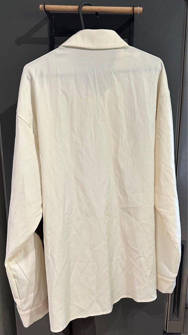 Incerun Flowy Shirt (Category: Formal Shirts) located in Makati City. Submitted by balaig (Listing ID 1368229772, Image 3). Description: .