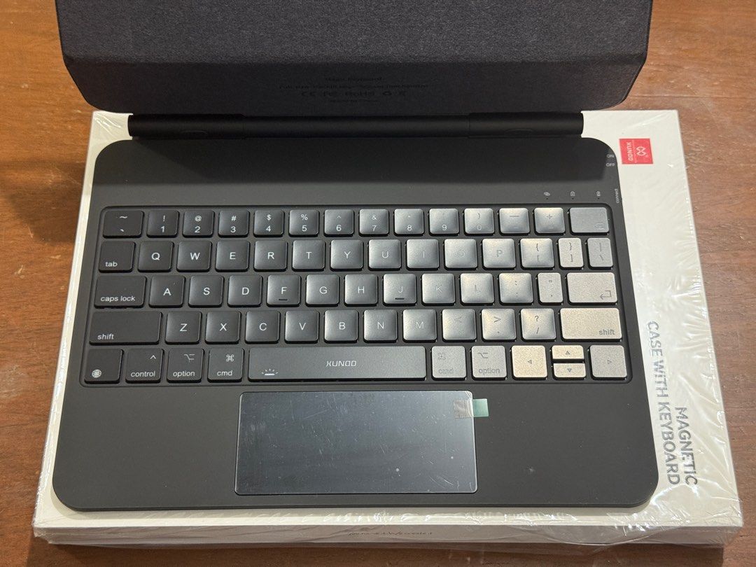 iPad Pro 11 M4 Magnetic Case with Keyboard XUNDD (Category: Computer Keyboard) located in Manila. Submitted by carriesel (Listing ID 1368375235, Image 1). Description: Bought in SM Megamall, for 5,500.00, in Feb 2025 but never used Still under warranty (replacement only) Compatible wd iPad Pro11 M4 2024 Video is available upon request. Brand: XUNDD RFS: already bought Apple Magic Keyboard MOP: GCash or bank transfer MOD: shipping c/o the Buyer Pi