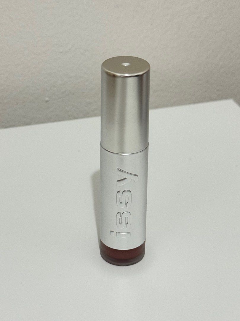 Issy Mousse Lip Tint (Category: Makeup) located in Cavite. Submitted by mfcenv (Listing ID 1368351041, Image 1). Description: Shade: Fixation Swatched only, bought March 2025 RFS: Not my shade MOP: Gcash/Maya/Bank Transfer Feel free to dm for more details 🤍.