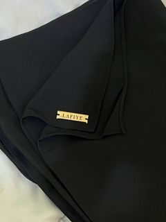 (Kategori: ) berada di . Dikirim oleh declutterrs (ID iklan 1368261304, Gambar 1). Deskripsi: .