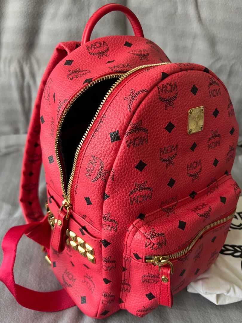 Legit MCM men's bag (Category: Luxury Bags & Wallets) located in Bulacan. Submitted by icegemdy_ (Listing ID 1368351294, Image 3). Description: Almost new! Onhand available Brandnew condition 9.9/10 101% authentic with Entrupy Certificate worth 3k No foul smell. Smells new Metal plate still with plastic and inside Compelete with dustbag and care cards Selling very low.