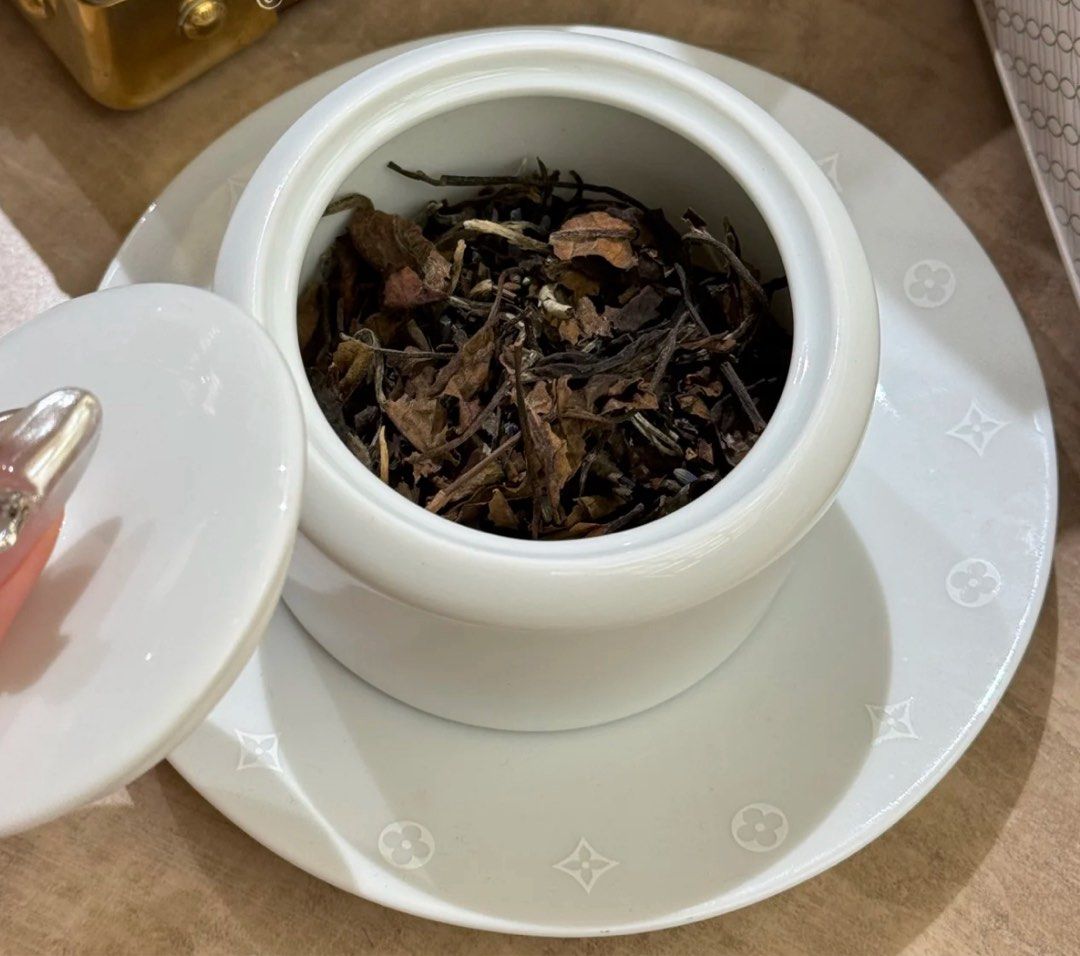 LV Cafe] Louis Vuitton The Place - LV White Tea / Coffee Gift Set