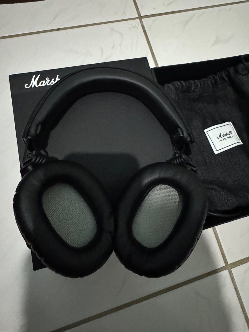 由 void7 (刊登 ID 1368384126，圖片 2) 提交，位於 新北市 (New Taipei) 的 Marshall Monitor II A.N.C.主動式抗噪藍牙耳機 (類別：頭戴式耳機)，說明：幾乎全新 使用不超過10次 可議價。