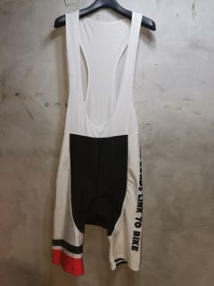(Category: ) located in . Submitted by thriftwear.apparels (Listing ID 1368380438, Image 1). Description: .