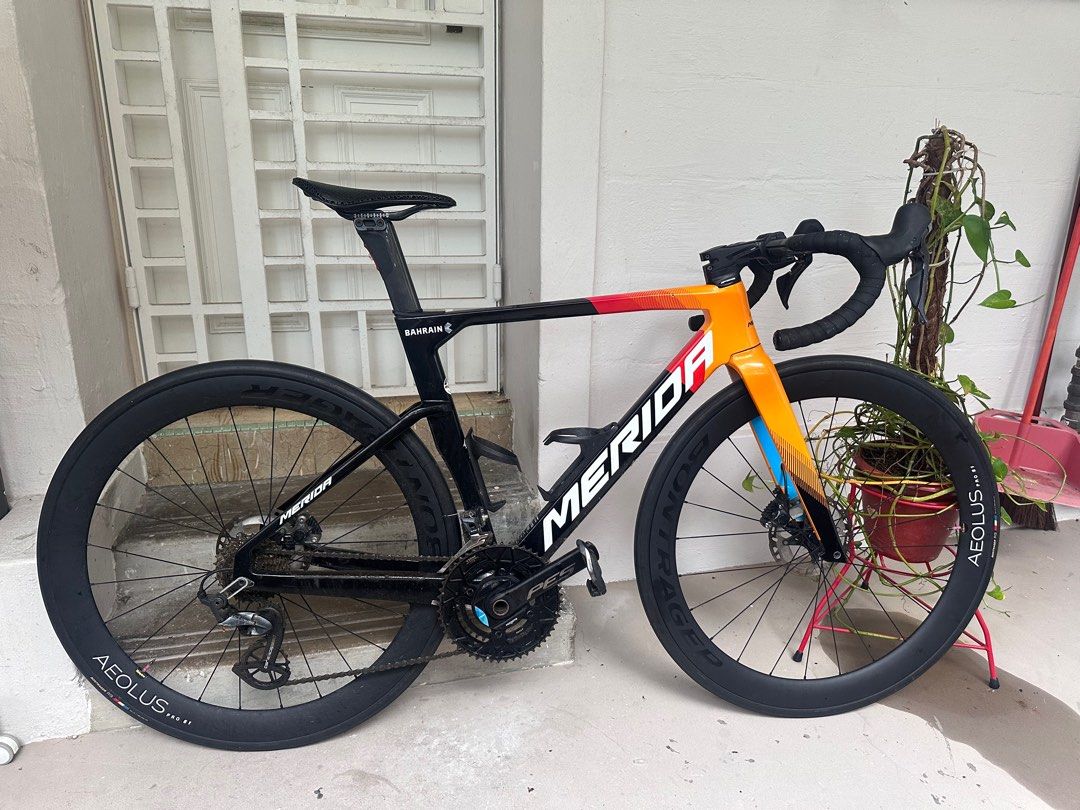 Merida Reacto 5000 (Category: Bicycles) located in Singapore. Submitted by cw279 (Listing ID 1368322659, Image 1). Description: Reacto 5000 Bahrain size: XS, My height 176mm, it suitable for height 170-180mm Group set: Shimano R8000 with Magene P505 power meter Bike with bontrager pro51 wheel: $3k (wheels sold out) Bike without wheel set: $2.1k RFS: upgraded new bike.