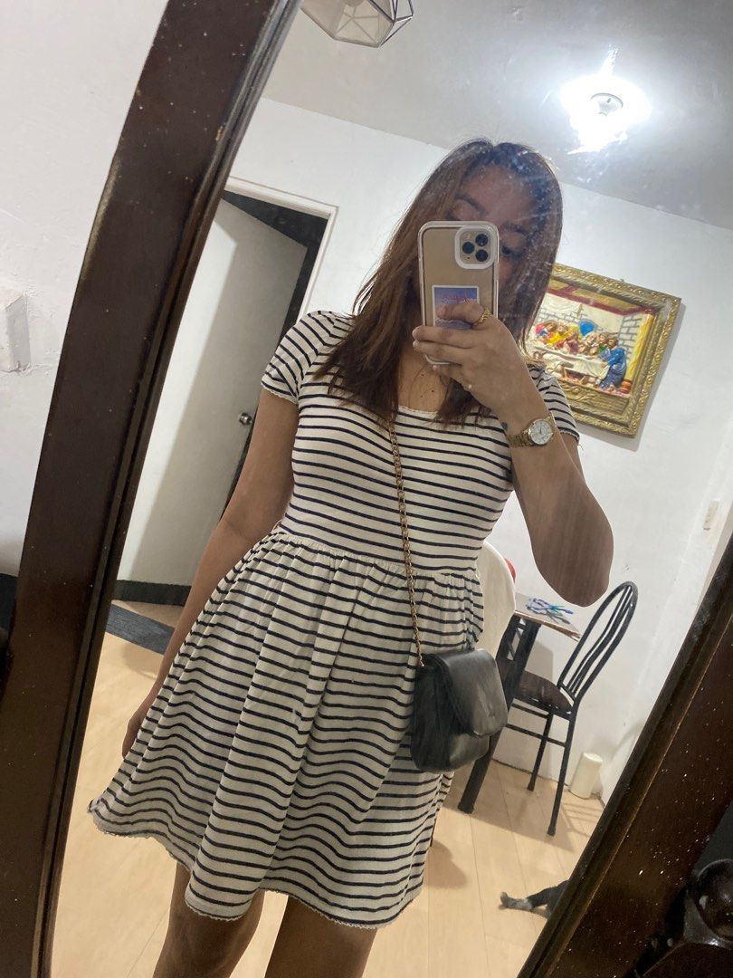 Mini Dress Stripes Black and White (Category: Dresses) located in Quezon City. Submitted by pula_ (Listing ID 1368397940, Image 1). Description: XS to Medium frame.