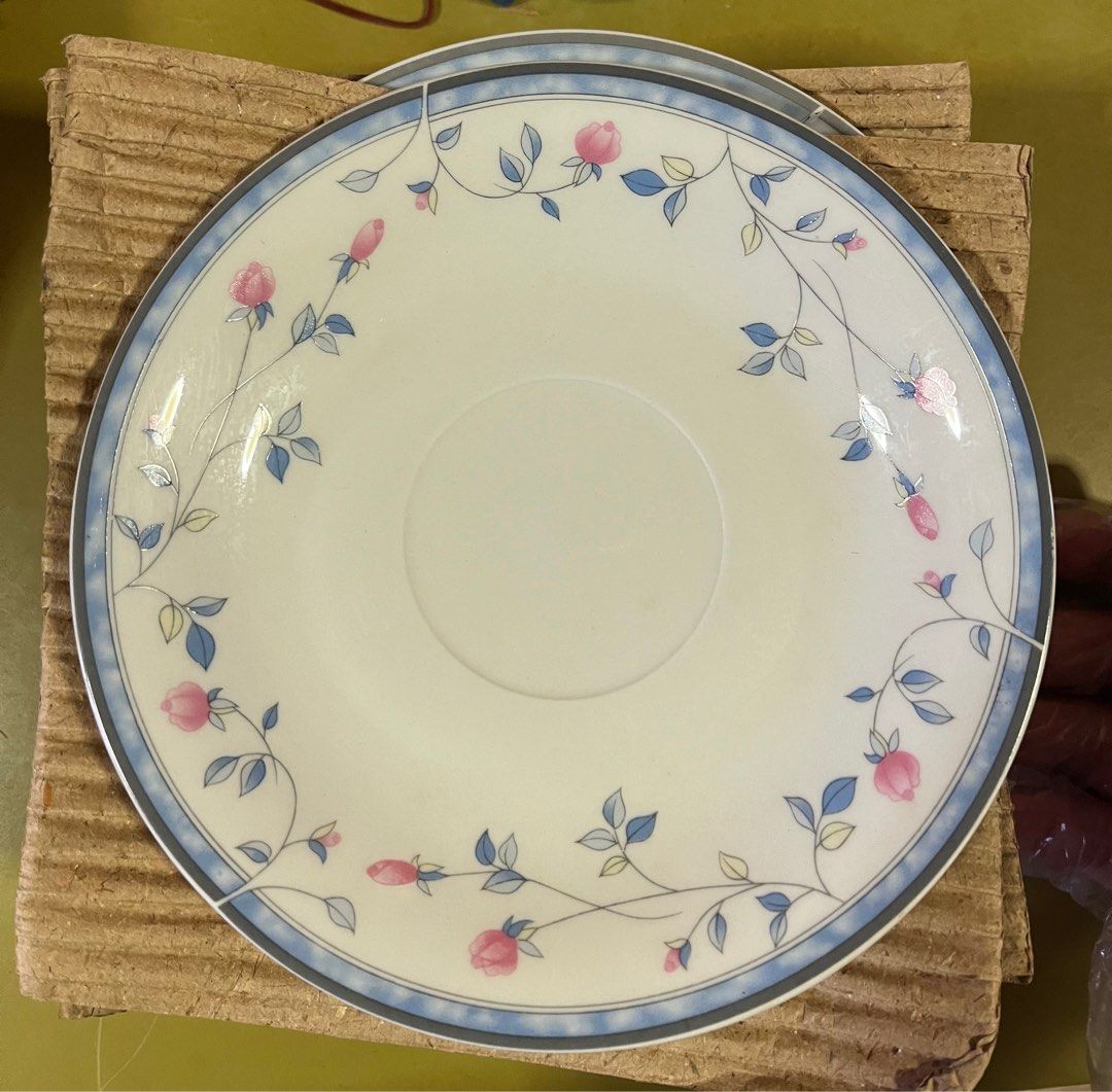 ntuc 1996 porcelain plates cups set