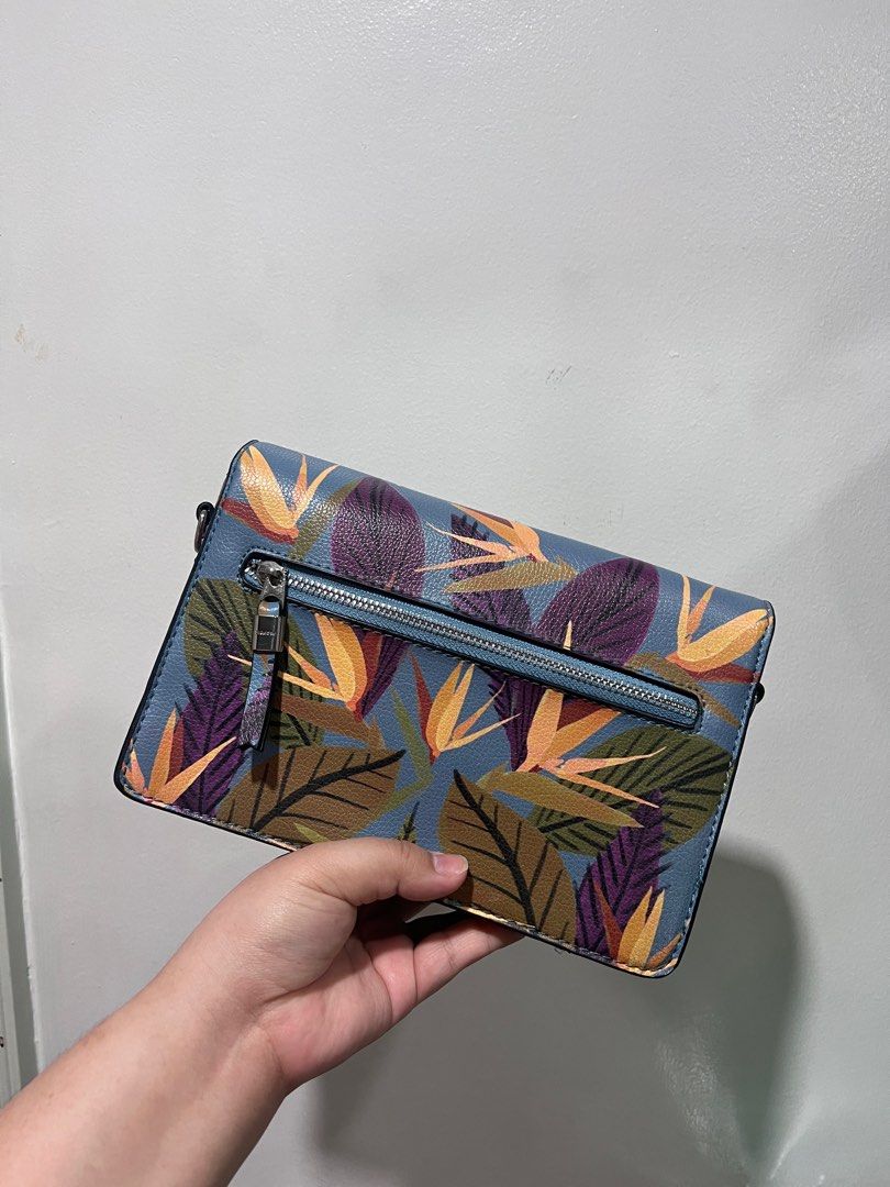 Parfois Sling Bag (Category: Cross-body Bags) located in Pasig City. Submitted by declutterwithai (Listing ID 1368345185, Image 3). Description: Original parfois bag With adjustable strap A little smudge on the magnet Condition: 9/10 Seller’s favorite Rfs: decluttering Loc: Ortigas Center Pick up or lalamove only.