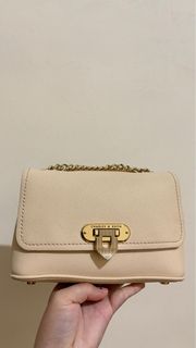 (Kategori: ) berada di . Dikirim oleh nadnad03 (ID iklan 1368344026, Gambar 1). Deskripsi: .