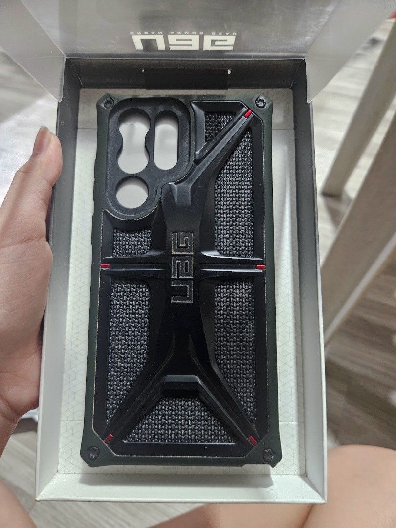S22 UAG CASE (Category: Cases & Sleeves) located in Valenzuela. Submitted by itemsforless22 (Listing ID 1368334504, Image 2). Description: Heavy duty and no scratches.