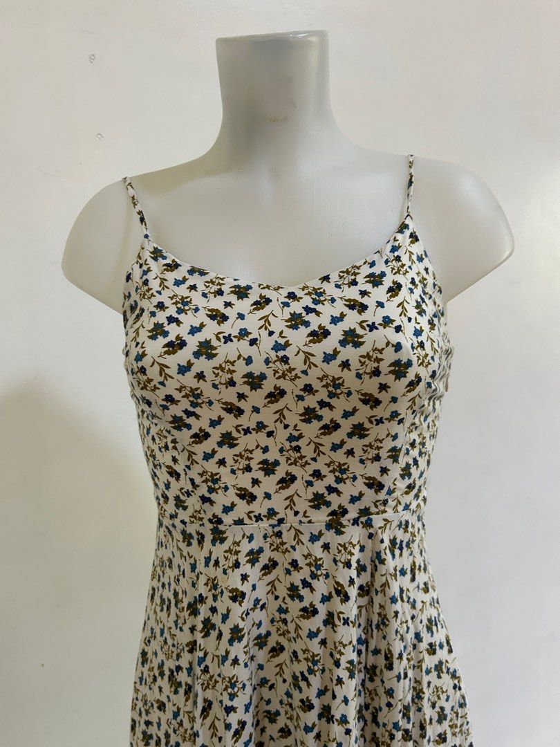 summer dress (Category: Dresses) located in Rizal. Submitted by luzon2 (Listing ID 1368277998, Image 3). Description: my own preloved summer dress. decluttering need to dispose some of my dress masikip n s cabinet.