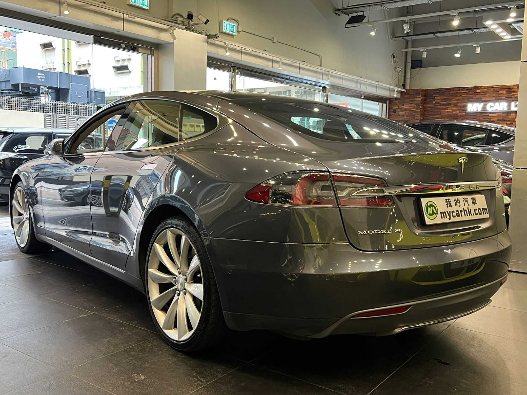 Tesla  Model S 60 Auto62863174337411112