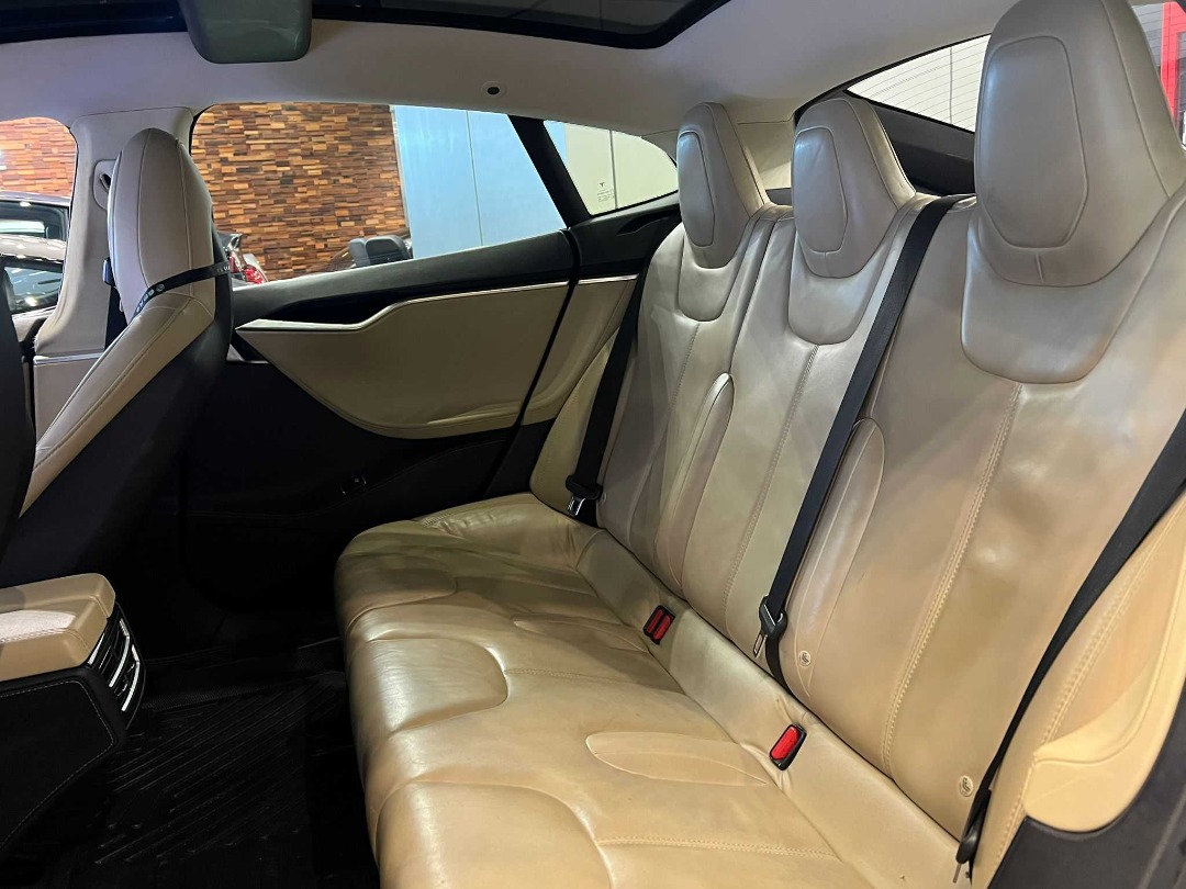 Tesla Model S 60 Auto498306963075256326
