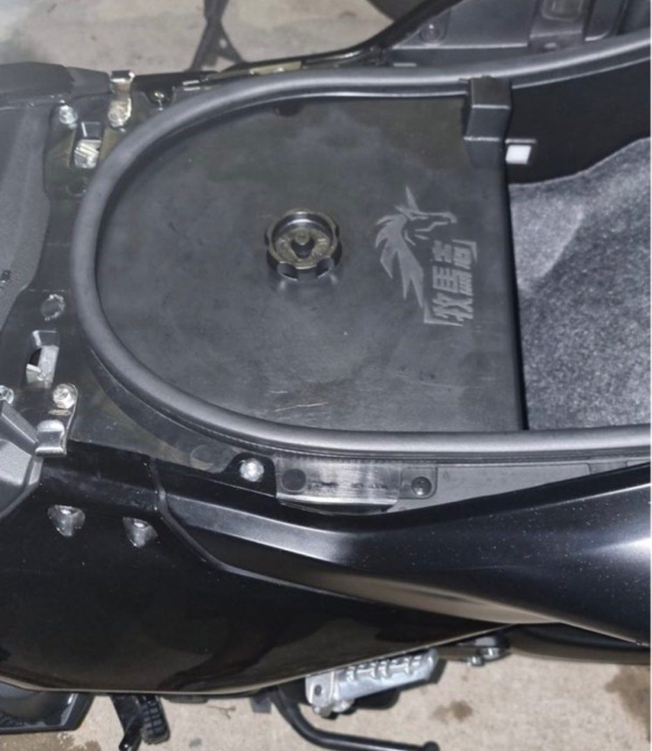 Botak Lim Tmax 560 2023/2024 Auxiliary 13L fuel tank, Motorcycles, Motorcycle ...