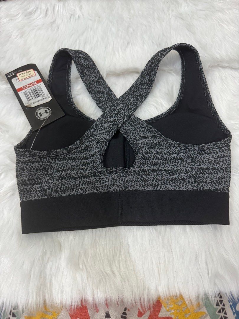 Under Armour Sports Bra (Category: Activewear) located in Manila. Submitted by mickeyshoppes (Listing ID 1368215201, Image 2). Description: Authentic Brand new Bought in 🇨🇦 Money back if proven fake.