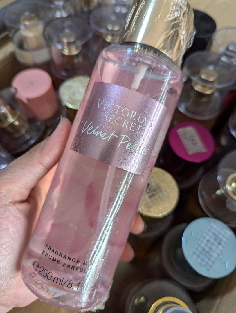 Velvet Petals (Category: Fragrance & Deodorants) located in Quezon City. Submitted by declutterwithstar (Listing ID 1368260395, Image 1). Description: ✅LEGIT 💯% ✅ONHAND 📍QUEZON CITY MOP: BPI, BDO, GCASH, MAYA MOD: Flash, Lalamove, Grab.