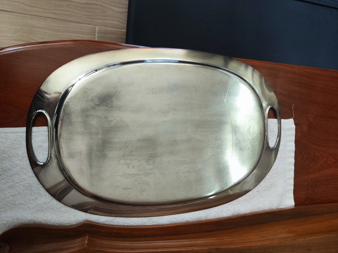 Vintage Reed and Barton Silver tray (Category: Other Kitchenware & Tableware) located in Quezon City. Submitted by janelchan (Listing ID 1368375982, Image 2). Description: Brand: Reed and Barton silver Tray.