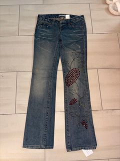 (Category: ) located in . Submitted by heypeepsitsme (Listing ID 1368230881, Image 1). Description: .