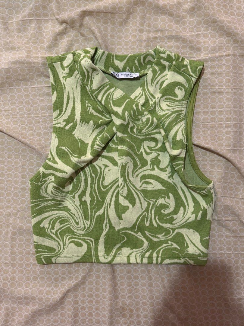 Zara Green Top (S) (Category: Sleeveless) located in San Juan City. Submitted by declutterbymicah (Listing ID 1368288463, Image 1). Description: 💌 INFO: - Zara Green Top - Size Small (S) - SF/Grab/Lalamove to be shouldered by buyer.