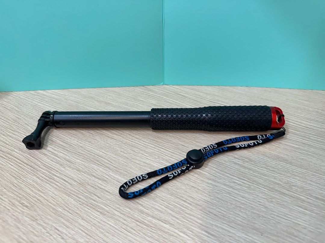 由 g_a_r_y (刊登 ID 1368465831，圖片 2) 提交，位於 台北市 (Taipei) 的 運動攝影機自拍桿(二手） (類別：其他攝影配件)，說明：運動攝影機自拍桿 目前無在使用，故售出 收折：約30CM左右 展開：約95CM左右。