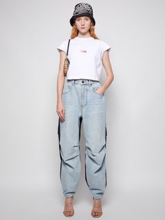 (Category: ) located in . Submitted by y2k.luxury.streetwear.outdoor (Listing ID 1368535759, Image 1). Description: .