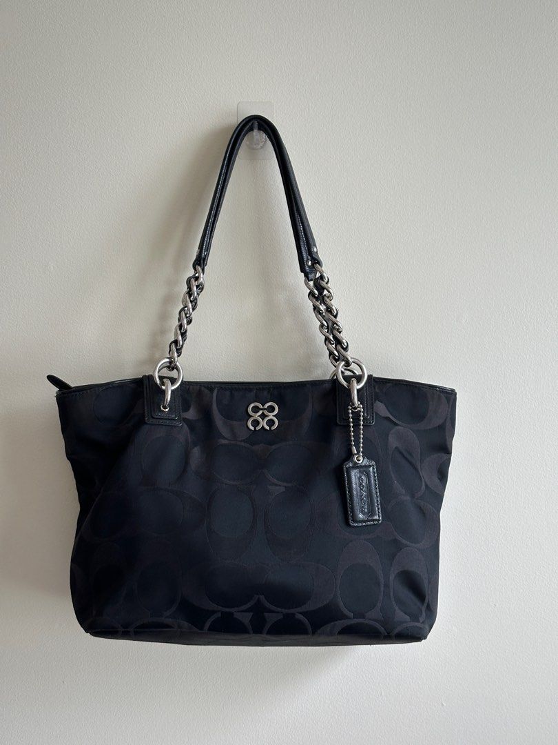 Authentic Coach Canvas Tote Bag (Category: Tote Bags) located in Makati City. Submitted by ribsclutter (Listing ID 1368480961, Image 1). Description: Authentic Coach Canvas Black Tote Sourced from Japan 🇯🇵 No issues / Good as new 📍Makati City MOP: Gcash upon handing over to rider MOD: J&T / Lalamove / Same day delivery .