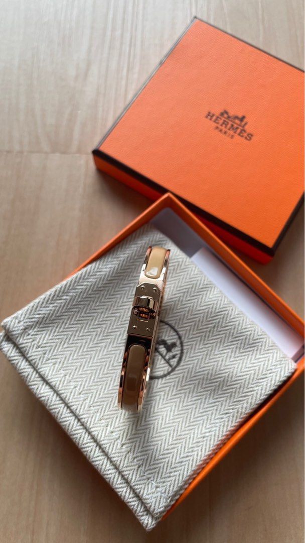 Authentic Hermes Mini Clic Kelly Bracelet PM Sable (Category: Luxury Accessories) located in Quezon City. Submitted by breakmyfashion (Listing ID 1368512257, Image 3). Description: Comes in full set with receipt, box, paperbag and dust bag. .