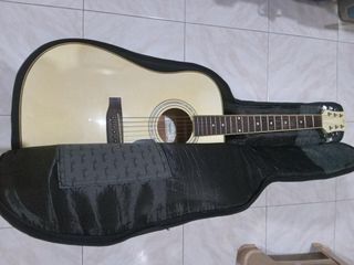 BM Acoustic Guitar