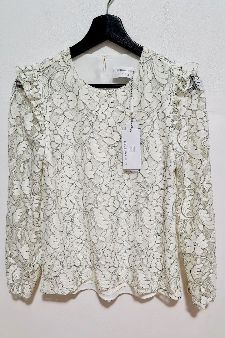 Brand New Decjuba Kids Lori Lace Blouse(New with Tags) (Category: Girl's Apparel) located in Sydney. Submitted by desirably (Listing ID 1368552699, Image 1). Description: Brand New Decjuba Kids Lori Lace Blouse(Size L, colour Ivory) for $20(RRP $59.95). Brand new with tags. Pick up from Marrickville. Pls feel free to check out my other listings..