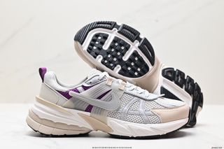 (Category: ) located in . Submitted by fashion.shoppp (Listing ID 1368566404, Image 1). Description: .