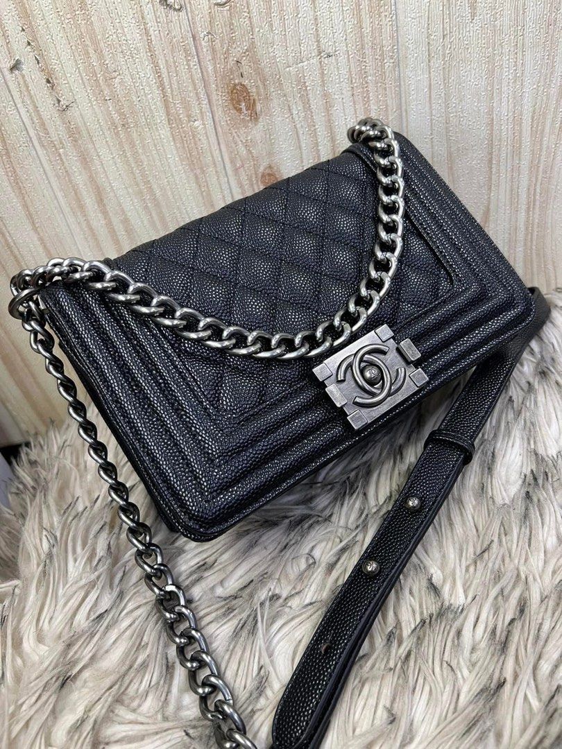 CHANEL SLING (Category: Luxury Bags & Wallets) located in Davao. Submitted by cleorodin68014 (Listing ID 1368411567, Image 3). Description: Chanel Sling Japan source good condition .