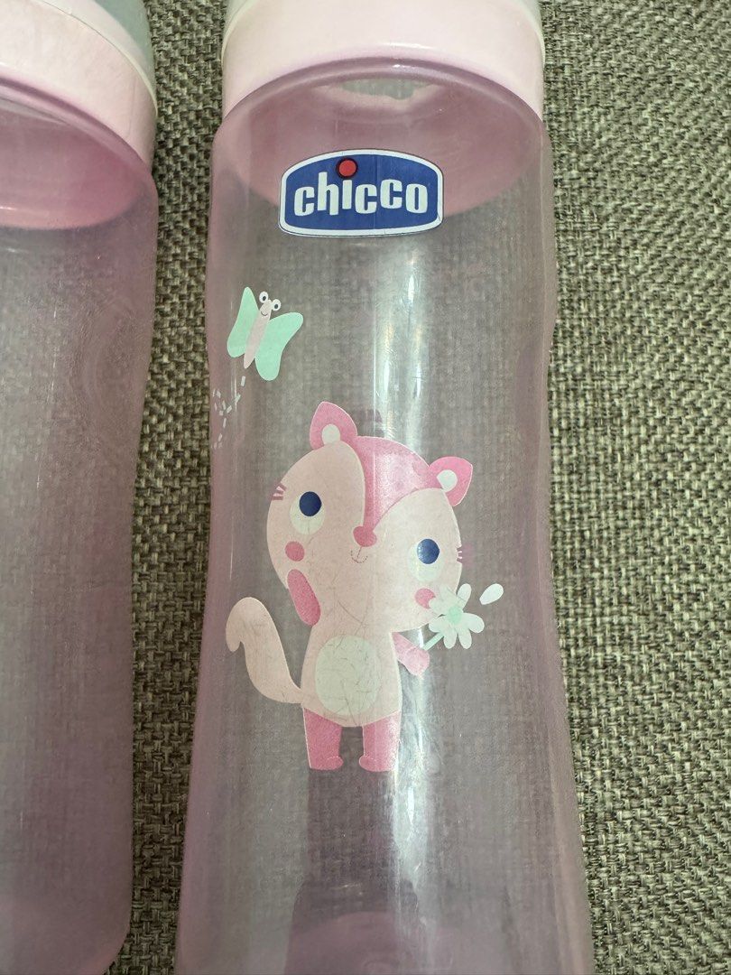 Chicco Feeding Bottle (Category: Breastfeeding & Bottle Feeding) located in Quezon City. Submitted by tinamartinez (Listing ID 1368432465, Image 2). Description: Preloved but well loved Has signs of use Bottles only, No silicone nipples .