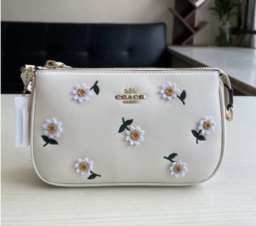 Wristlet Nolita 19 With Daisy Embroidery Coach Nolita 19 With Daisy