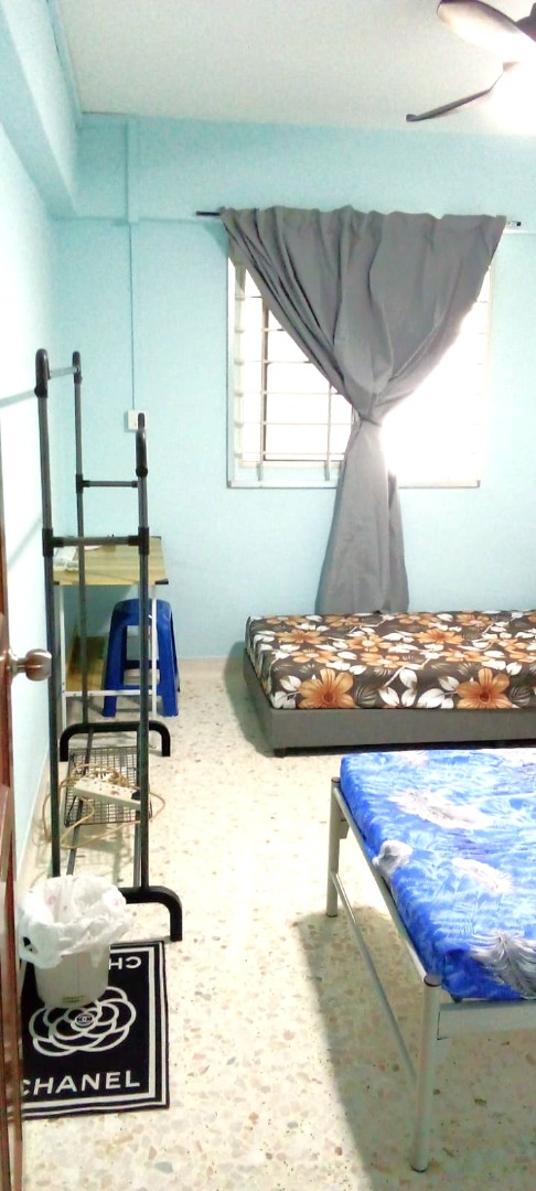 (Category: ) located in . Submitted by your_rental_specialist (Listing ID 1368429715, Image 1). Description: .