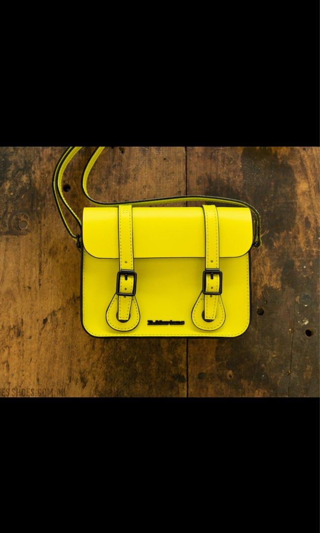 Dr Martens 個性黃色斜孭袋SULPHUR YELLOW LEATHER 7″ SATCHEL