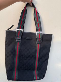 (Category: ) located in . Submitted by preloved_and_bundle (Listing ID 1368494784, Image 1). Description: .
