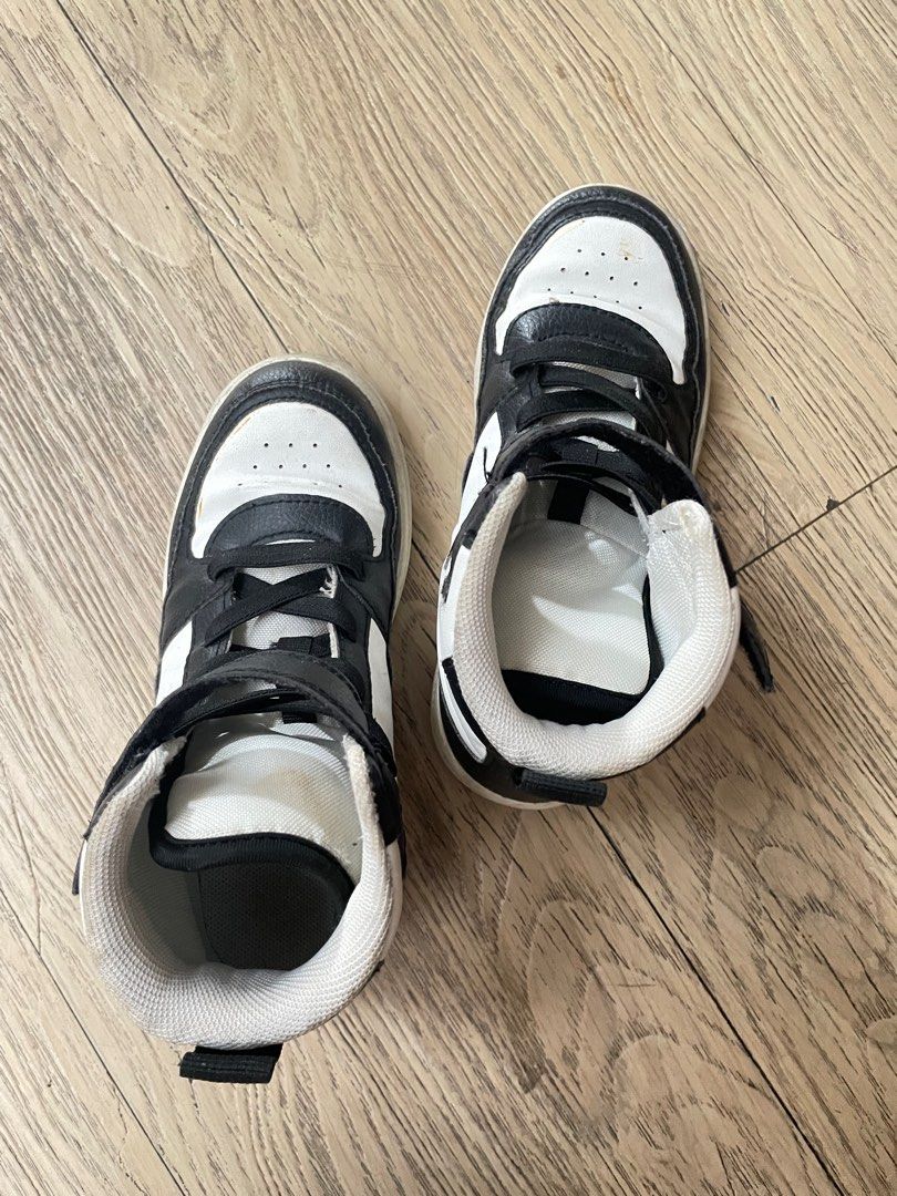 H&M KIDS SHOES (Category: Babies & Kids Fashion) located in Las Pinas. Submitted by jynnette (Listing ID 1368427335, Image 2). Description: Eur Size 31 / US 13.5 MOP: BPI/Gcash Location: Las Piñas City Shipping shouldered by buyer via J&T/Lalamove 🛍️ RFS: Decluttering .