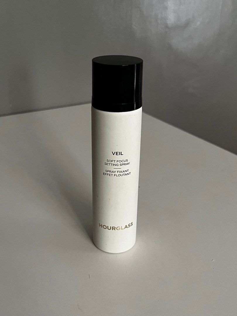 Hourglass veil setting spray (Category: Makeup) located in Taytay. Submitted by zdeclut (Listing ID 1368509886, Image 1). Description: Sprayed once only Lp posted.