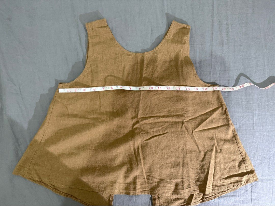 Linen Top (Category: Sleeveless) located in Pasay City. Submitted by nh.declutter (Listing ID 1359387486, Image 3). Description: PLEASE READ: - Posted price is LAST PRICE. Lowballers will not be entertained. - No when worn pictures. - Item color may vary slightly due to lighting. - All items LISTED WITH BRANDS are GUARANTEED AUTHENTIC and bought by the seller either from the website of the said brand or from the mall. PRODUCT DETAILS: - Brand: N/