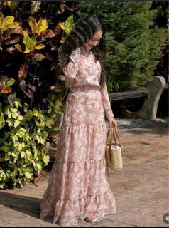 (Category: ) located in . Submitted by dolce_wardrobe (Listing ID 1368543215, Image 1). Description: .