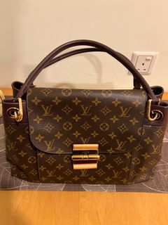 (Category: ) located in . Submitted by biddiewardrobe (Listing ID 1368440908, Image 1). Description: .