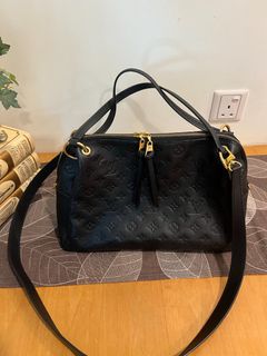 (Category: ) located in . Submitted by biddiewardrobe (Listing ID 1368471006, Image 1). Description: .