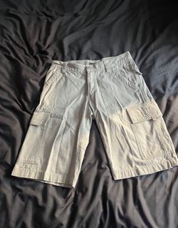 (Category: ) located in . Submitted by clearingclothesidontuse (Listing ID 1368513889, Image 1). Description: .