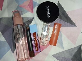 Makeup bundle