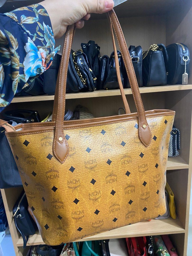 mcm tote (Category: Luxury Bags & Wallets) located in Zamboanga. Submitted by luxuries21 (Listing ID 1368469814, Image 3). Description: .