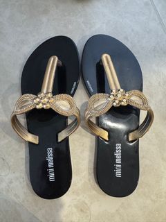 (Category: ) located in . Submitted by dayylim (Listing ID 1368542271, Image 1). Description: .