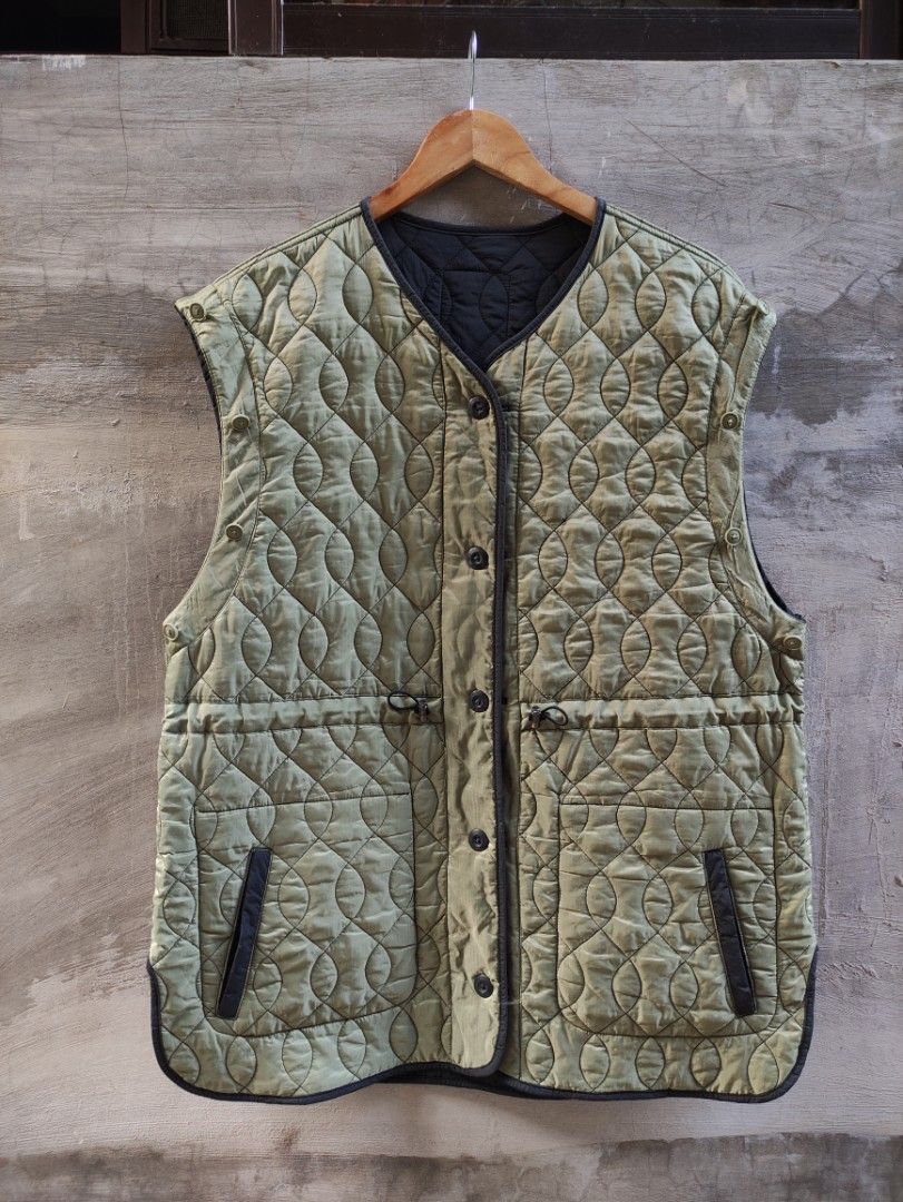 Niko and.. Quilted Liner Vest Reversible (Category: Vests) located in Manila. Submitted by curatedgoodz_ (Listing ID 1368499289, Image 1). Description: Niko and.. Quilted Liner Vest Reversible.