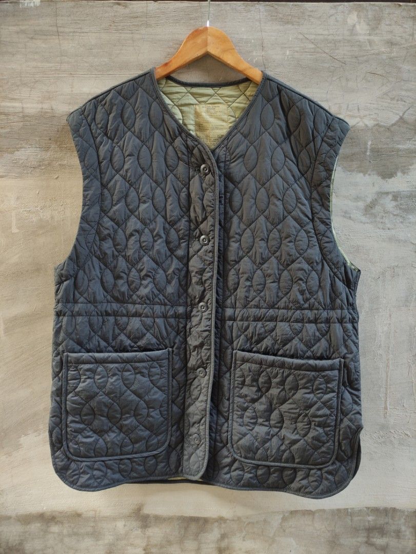 Niko and.. Quilted Liner Vest Reversible (Category: Vests) located in Manila. Submitted by curatedgoodz_ (Listing ID 1368499289, Image 2). Description: Niko and.. Quilted Liner Vest Reversible.